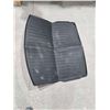 Image 2 : SUV 5 Pc Floor Mat Set - Unknown Make