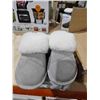 Image 2 : Nuknuuk women's slippers (size 9)