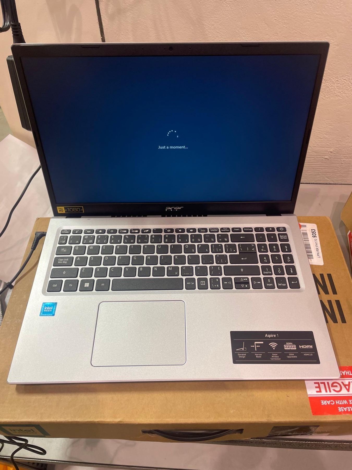 Acer Aspire 1 Laptop (TESTED TURNS ON) (COME VIEW FOR SPECS)