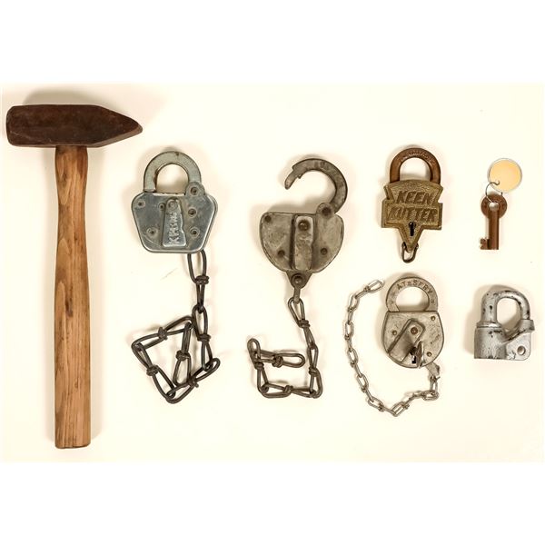 AT&SF Railroad Locks & Mini Sledge (7) [190657]