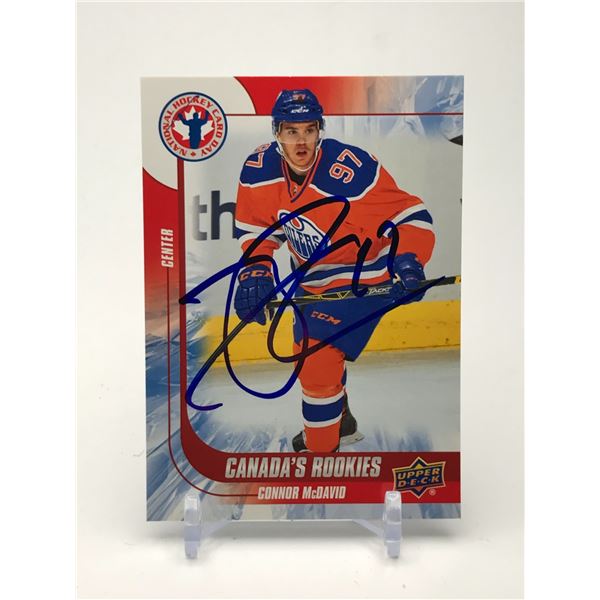 CONNOR MCDAVID SIGNED TRADING CARD