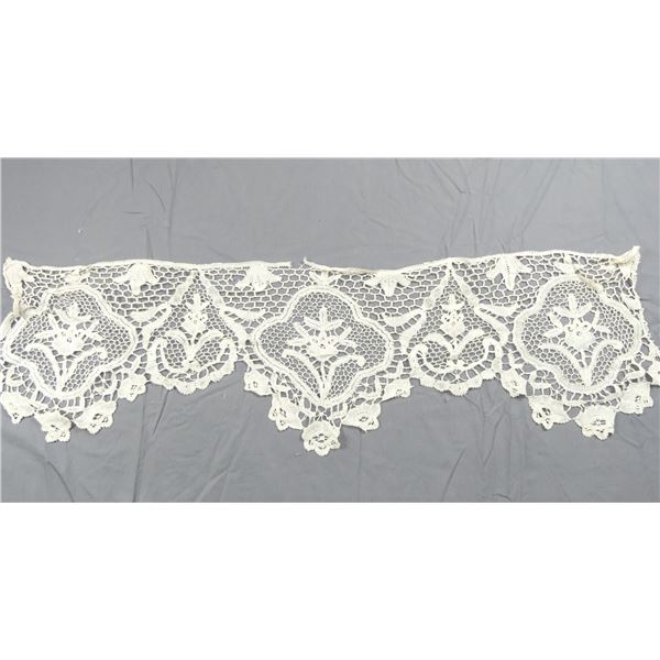 Vintage Hand Made Needle Lace Mantel Scarf