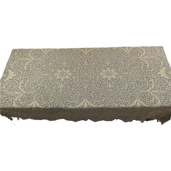 Vintage Quaker Lace Style Tablecloth