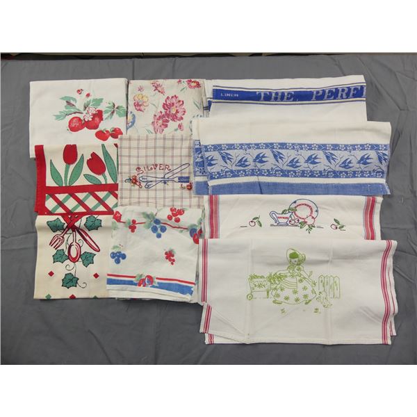 Lot of 8 Vintage Kitchen Towels & 2 Tablecloths