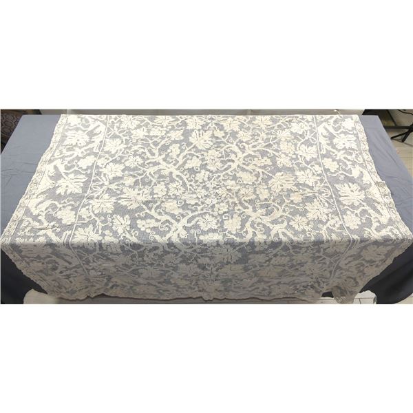 Vintage Needle/Bobbin Lace Dinning Tablecloth