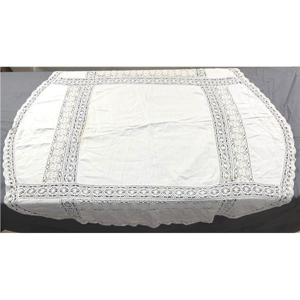 Vintage Round Linen, Lace & Fine Crochet Tablecloth