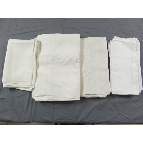 Lot of 3 Vintage Damask & Linen Tablecloths & 9 Large Lapkins/Napkins