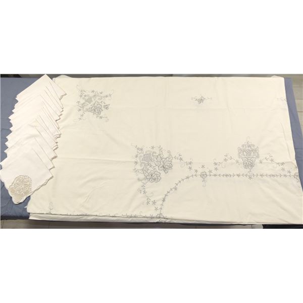 Vintage Tan Embroidered Tablecloth & 14 Napkins (not Exact Match)