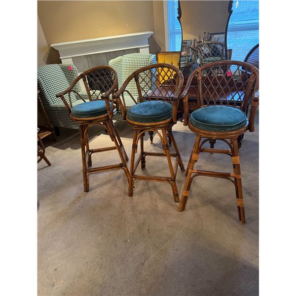 3 stools 30 1/2 inches to see