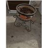 Image 1 : Planter and stand