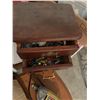 Image 4 : Garage related items
