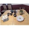Image 1 : Assorted collectibles