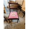 Image 1 : Petty point Chair