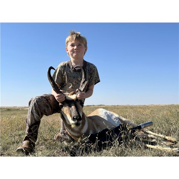 Panhandle Pursuit: Pronghorn Hunt for Two in Hartley County