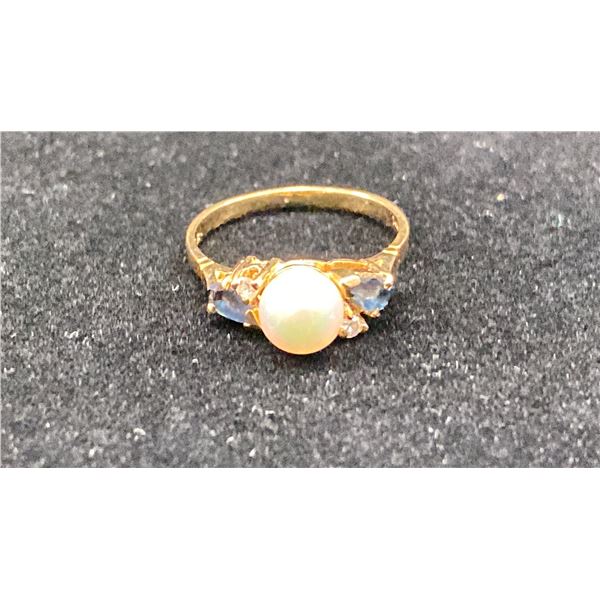 14K LADIES RING SET WITH PEARL, SAPPHIRES AND DIAMONDS (2.6G)