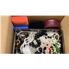 Image 2 : MISC COSTUME JEWELRY