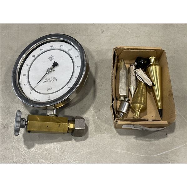 LARGE GAUGE WITH PLUMB BOBS