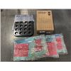 Image 1 : 4 NEW SETS OF 3 SILICONE FOOD STORAGE LUNCH BAGS, RESEALABLE, NEW FRIDGE MOUNT EGG HOLDER AND MUFFIN