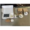 Image 1 : QOLSYS 1Q PANEL 2 SECURITY CAM CONTROLLER WITH 2 SMOKE DETECTORS AND GLASS BREAK SENSOR