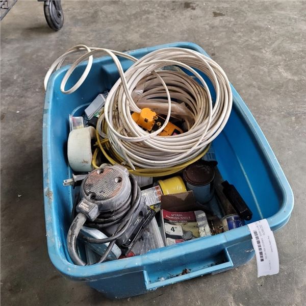 TOTE WITH WIRE, SANDER AND MORE