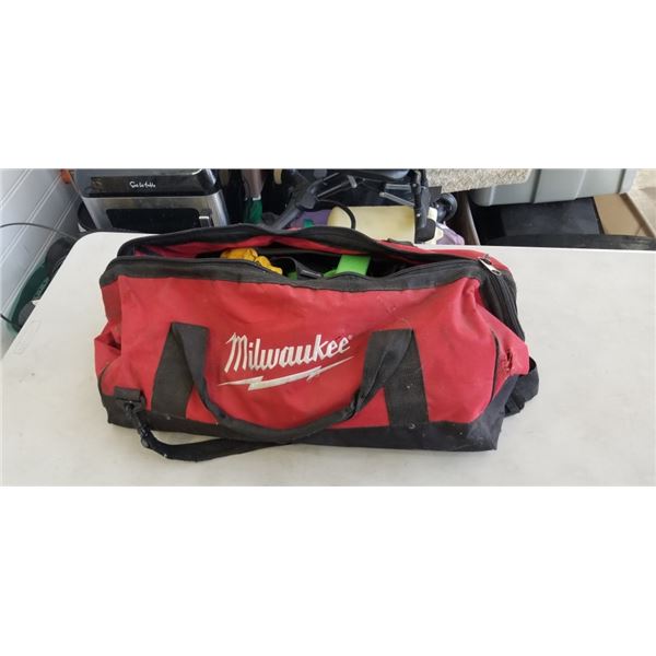 MILWAUKEE BAG WITH 2 FALL ARREST HARNESSES