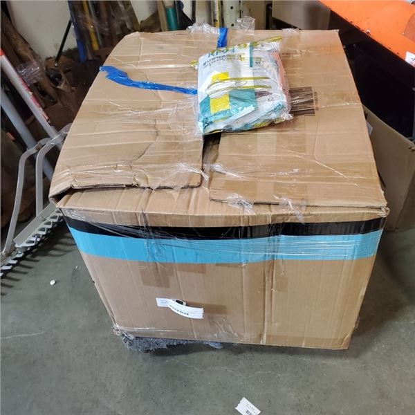 LARGE LOT OF DISPOSABLE MASKS, PACKAGES OF 50 EACH