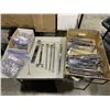 Image 1 : LOT OF 12" GRID WALL BRACKETS