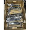 Image 2 : LOT OF 12" GRID WALL BRACKETS