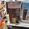 Image 3 : DELONGHI ALFREDO CONVECTION OVEN, SMALL FAN AND EXTERIOR LIGHT FIXTURE
