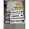 Image 1 : 3 KICKING HORSE SKI RUN SIGNS FROM GOLDEN, B.C.AND TWO CLEAR MATS
