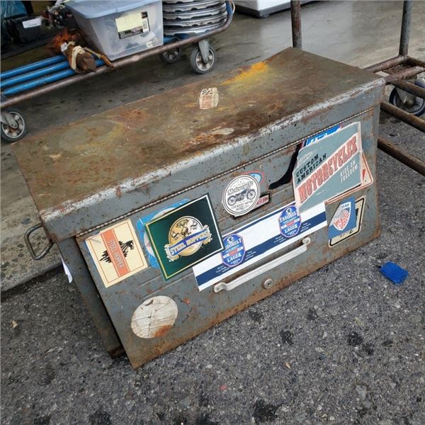 CRAFTSMAN TOOLBOX WITH CONTENTS