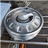 Image 1 : 5 VINTAGE DODGE DIVISION HUBCAPS