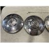 Image 2 : 4 VINTAGE VW HUBCAPS