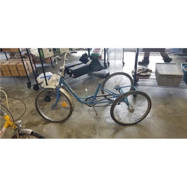 VINTAGE FREE SPIRIT TRICYCLE