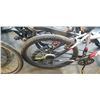 Image 2 : BLACK AND GREY ARASHI BIKE