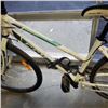 Image 2 : WHITE CCM BIKE