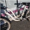 Image 2 : BLACK AND WHITE SCHWINN BIKE