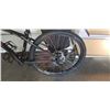 Image 2 : BLACK GT BIKE