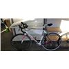 Image 1 : WHITE GARY FISHER BIKE