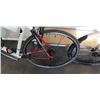 Image 2 : WHITE GARY FISHER BIKE