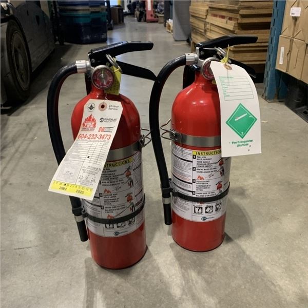 2 FULLY CHARGED CHEMICAL DRY FIRE EXTINGUISHERS WITH WALL MOUNT HOLDER BRACKETS