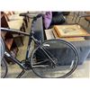 Image 2 : JAMIS BIKE WITH EXTRA TIRES