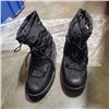 Image 1 : NEW WINTER BOOTS MENS 7/WOMENS 9