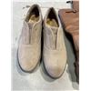 Image 3 : NEW CLARKS SIZE 8.5 SHOES, AND MODA SIZE 5 BROWN LEATHER BOOTS
