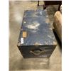 Image 2 : VINTAGE METAL SHIPPING TRUNK