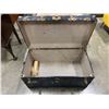 Image 3 : VINTAGE METAL SHIPPING TRUNK