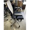 Image 2 : HOWORTH MESH BACK LUMBAR SUPPORT GAS LIFT ARM CHAIR