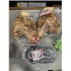 Image 3 : 5 ASSORTED PLUSH ANIMALS, MANTIS, CHICKEN AND MORE