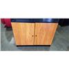 Image 3 : MODERN DISPLAY CABINET WITH LIGHT