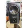 Image 2 : PAIR OF SPEAKERS ON STANDS